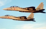 'Đại bàng bất bại' F-15 Nhật Bản lao xuống biển