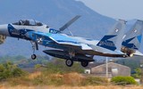 'Đại bàng bất bại' F-15 Nhật Bản lao xuống biển