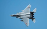 'Đại bàng bất bại' F-15 Nhật Bản lao xuống biển