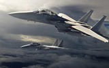 'Đại bàng bất bại' F-15 Nhật Bản lao xuống biển