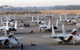 'Đại bàng bất bại' F-15 Nhật Bản lao xuống biển