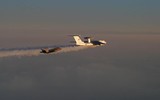 Tiêm kích F-35 đuổi theo 'radar bay' A-50U Nga một cách liều lĩnh