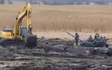 Hàng loạt xe tăng chiến đấu chủ lực T-72B3 Nga bị sa lầy gần Ukraine