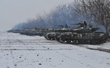 Khí tài quân sự hạng nặng Nga bất ngờ tập kết chỉ cách Ukraine 15km