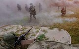 Ukraine ban bố tình trạng khẩn cấp trước nguy cơ quân Nga tiến vào