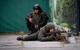Người dân Ukraine nhận vũ khí sẵn sàng bảo vệ thủ đô Kiev