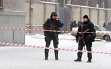 Người dân Ukraine nhận vũ khí sẵn sàng bảo vệ thủ đô Kiev