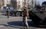 Lính Ukraine kích nổ bản thân để đánh sập cầu, ngăn chặn đoàn xe tăng Nga