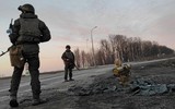 Tấn công dữ dội, Nga chọc thủng phòng tuyến Kharkiv của Ukraine
