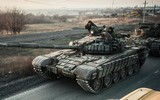 Xe tăng T-72B bị bắn gãy pháo tại chiến trường Ukraine