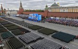 Tên lửa siêu vượt âm Kh-47M2 Kinzhal Nga thị uy tại Ukraine, đòn cân não với NATO?