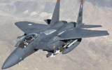 'Đại bàng bất bại' F-15E Mỹ hộ tống chuyến hàng chở vũ khí cho Ukraine?