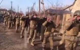 Ukraine tổn thất lớn khi gần 300 lính thủy quân lục chiến ra đầu hàng quân Nga tại 'chảo lửa' Mariupol