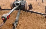 Lựu pháo D-30 được đóng gói để chuyển gấp sang Ukraine