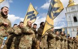 Xe quân sự Nga rầm rập tới Mariupol, 'pháo đài tử thủ' Azovstal của Ukraine còn trụ được bao lâu?