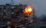 Xe quân sự Nga rầm rập tới Mariupol, 'pháo đài tử thủ' Azovstal của Ukraine còn trụ được bao lâu?