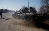Xe quân sự Nga rầm rập tới Mariupol, 'pháo đài tử thủ' Azovstal của Ukraine còn trụ được bao lâu?