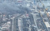 Xe quân sự Nga rầm rập tới Mariupol, 'pháo đài tử thủ' Azovstal của Ukraine còn trụ được bao lâu?