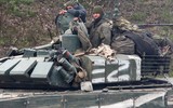 Xe quân sự Nga rầm rập tới Mariupol, 'pháo đài tử thủ' Azovstal của Ukraine còn trụ được bao lâu?