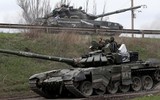 Xe quân sự Nga rầm rập tới Mariupol, 'pháo đài tử thủ' Azovstal của Ukraine còn trụ được bao lâu?