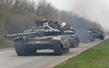 Xe quân sự Nga rầm rập tới Mariupol, 'pháo đài tử thủ' Azovstal của Ukraine còn trụ được bao lâu?