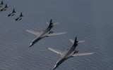 Máy bay ném bom chiến lược B-1B Lancer Mỹ bất ngờ bốc cháy dữ dội