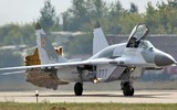 'Quái điểu lưng gù' MiG-29SMT lập đội hình chữ Z trên bầu trời Moscow