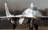 'Quái điểu lưng gù' MiG-29SMT lập đội hình chữ Z trên bầu trời Moscow