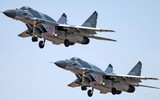 'Quái điểu lưng gù' MiG-29SMT lập đội hình chữ Z trên bầu trời Moscow