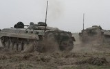 Xe chiến đấu bộ binh BMP-1 Ukraine bị pháo Nga 'xé toạc'
