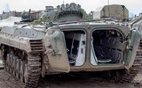 Xe chiến đấu bộ binh BMP-1 Ukraine bị pháo Nga 'xé toạc'