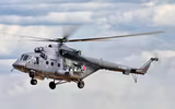 Trực thăng Mi-8 Nga đang thả đặc nhiệm thì bị Ukraine tập kích tại đảo Rắn