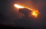 'Hỏa thần nhiệt áp' TOS-1A Nga bị Ukraine ‘bắt sống’ từ xe phóng tới xe tiếp đạn?