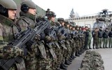 Súng trường tấn công bullpup hiện đại nhất thế giới F2000 tham chiến tại Ukraine