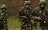 Súng trường tấn công bullpup hiện đại nhất thế giới F2000 tham chiến tại Ukraine