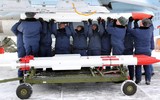 'Chiến thần' Su-35S Nga bắn liền ba tên lửa R-77 về phía chiến đấu cơ Ukraine
