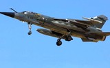 Tổ hợp phòng không Strela-10M được Nga giăng ra để đón lõng máy bay Ukraine tại đảo Rắn