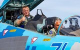 Su-27 Ukraine bị Nga bắn cháy ngay thời điểm ông Zelensky thăm chiến tuyến miền Đông