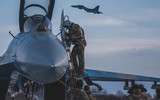 Su-27 Ukraine bị Nga bắn cháy ngay thời điểm ông Zelensky thăm chiến tuyến miền Đông