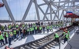 Tướng Ukraine đe doạ đánh sập cầu nối Crimea, phía Nga ‘cười nhạt’