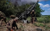 Cận cảnh 15 siêu pháo M777 mới tinh Mỹ vừa chuyển tới Ukraine liền bị Nga phá hủy