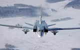 Khoảnh khắc tên lửa Kh-22 Nga lao xuống thành phố miền trung Ukraine