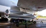 Khoảnh khắc tên lửa Kh-22 Nga lao xuống thành phố miền trung Ukraine