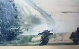 Xe tăng T-72B3 trúng đạn ở Ukraine, kíp lái hoảng sợ bỏ chạy