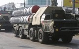 Lính Nga dùng súng máy PKM bắn nổ xe phóng tên lửa S-300 Ukraine
