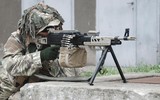 Lính Nga dùng súng máy PKM bắn nổ xe phóng tên lửa S-300 Ukraine