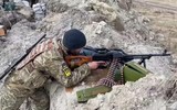 Lính Nga dùng súng máy PKM bắn nổ xe phóng tên lửa S-300 Ukraine