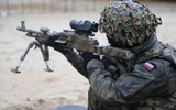 Lính Nga dùng súng máy PKM bắn nổ xe phóng tên lửa S-300 Ukraine