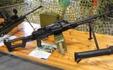 Lính Nga dùng súng máy PKM bắn nổ xe phóng tên lửa S-300 Ukraine
