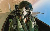 Tiêm kích hạm F/A-18 Super Hornet của Mỹ bị gió hất xuống biển